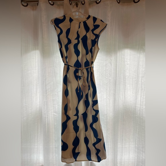 Dress size S-M - Picture 3 of 3